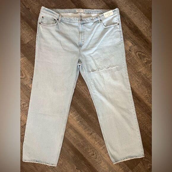 Abercrombie & Fitch Denim - Abercrombie & Fitch High Rise 90s Relaxed Jean- Size 37/24